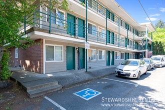 Building Photo - 1827 Harris St