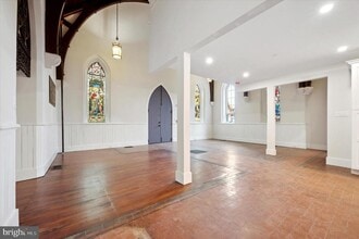 Building Photo - 430 York Rd