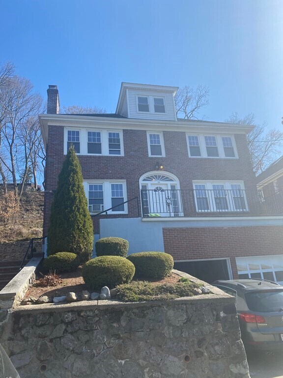 95 Westbourne Ter Unit 2, Brookline, MA 02446 Apartments in Brookline