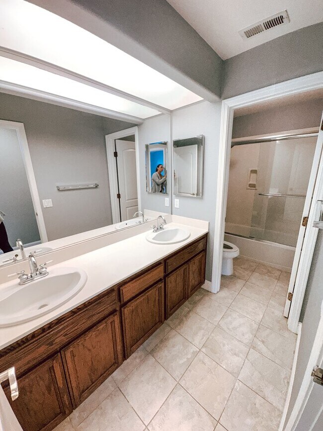 Foto del edificio - Pleasanton home available now!