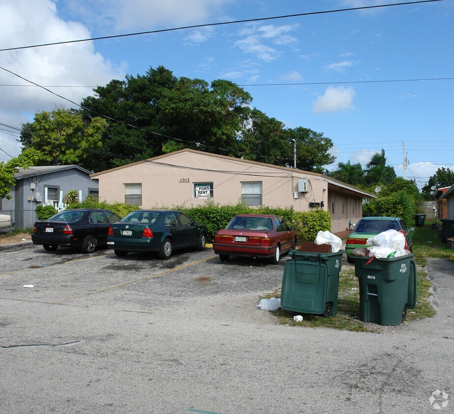 Foto del edificio - 1013 NW 8th St