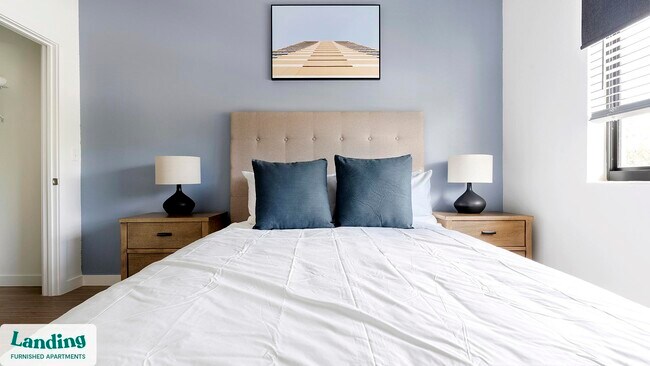 Foto del edificio - 7301 Lake Bank Lp