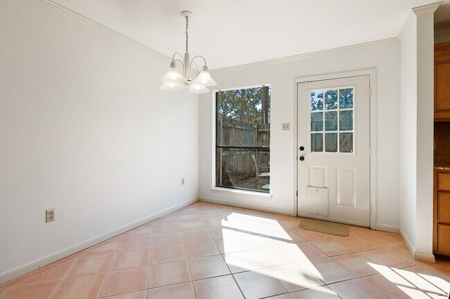 Foto del edificio - 956 Ridgepoint Ct