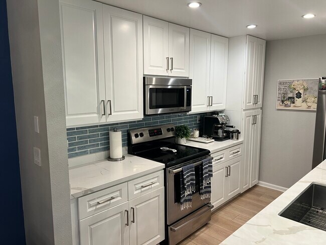 Foto del edificio - 8145 Redlands St