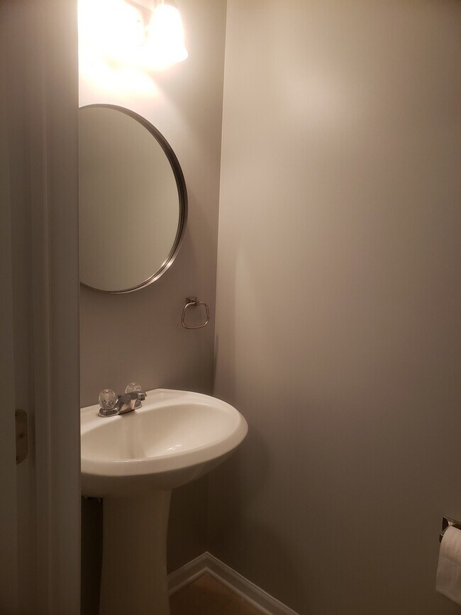 Foto del edificio - 241 Barrett Dr