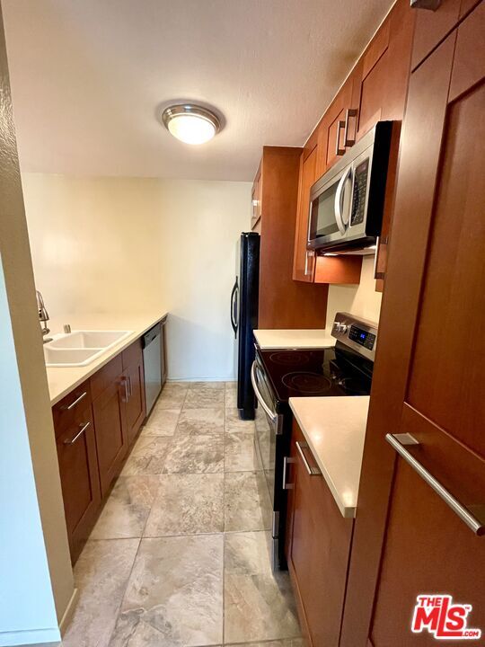 Foto del edificio - 4900 Overland Ave