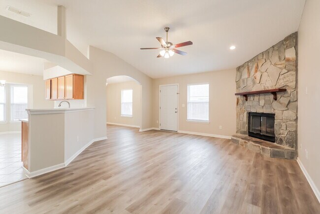 Building Photo - 311 Island View Cir