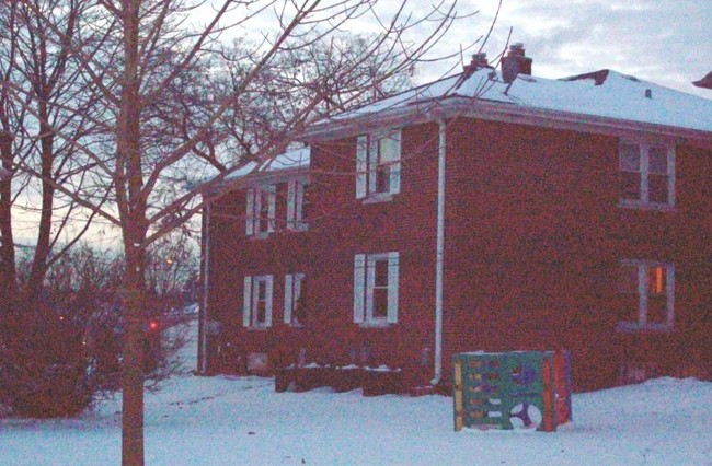 Building Photo - 5429 W Beloit Rd