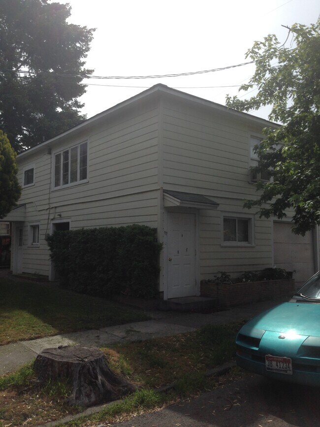 Building Photo - 111 3rd St