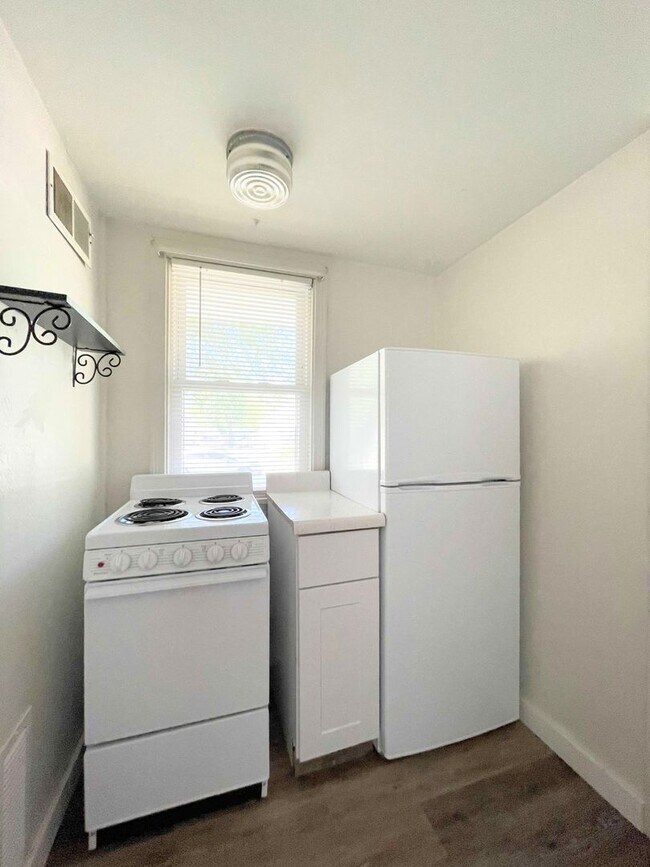 Building Photo - Cozy 1 bedroom home