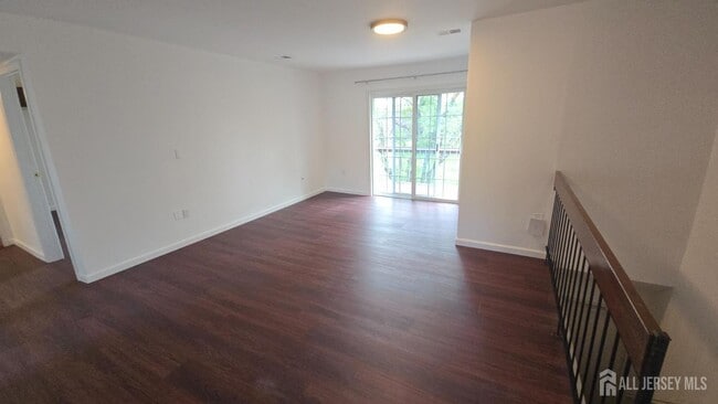Foto del edificio - 1008 N Oaks Blvd