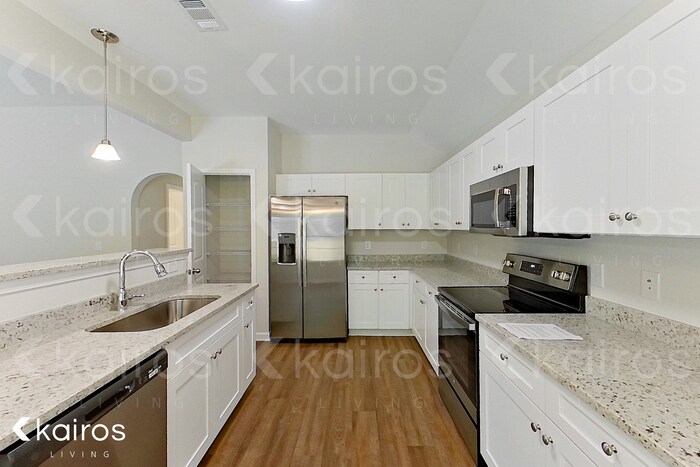 Foto del edificio - 265 Silver Pointe Dr