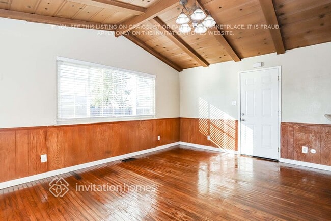 Building Photo - 640 W El Camino Ave