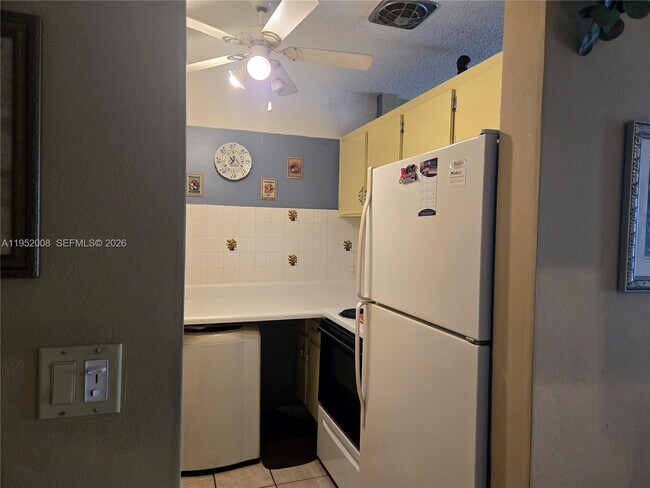 Foto del edificio - 900 SW 11th Ave