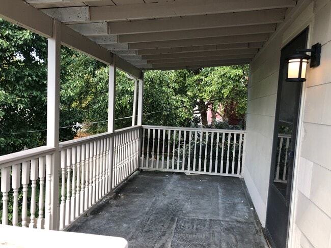 Foto del edificio - Hunter Ave 1273-1275 TNB