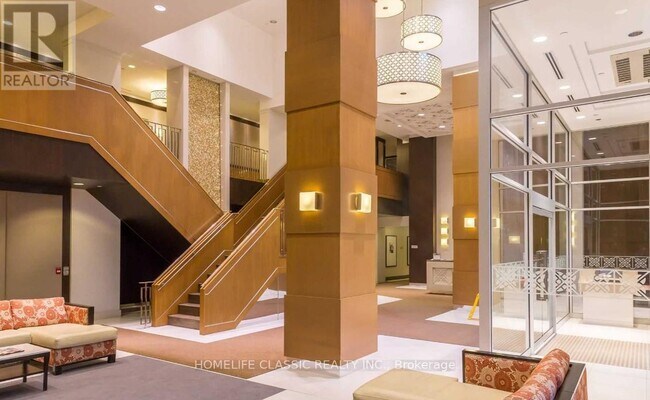 Photo du bâtiment - 100 Harrison Garden Blvd