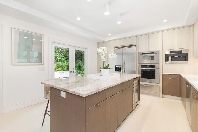 Foto del edificio - 443 Seaview Ave