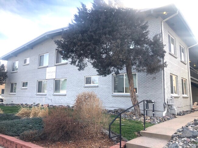 Lado este - Flats at DeBoer Park