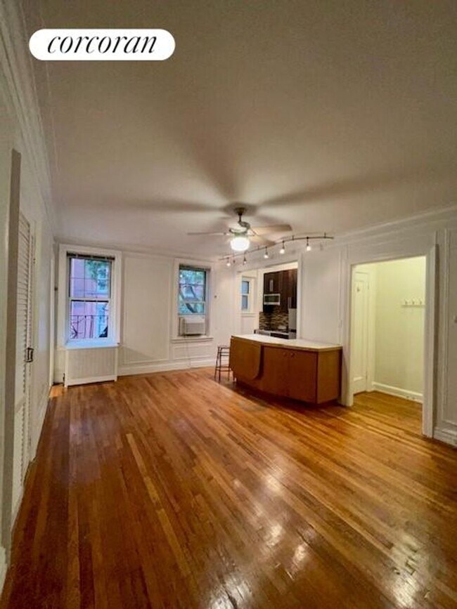 Building Photo - 59 Pineapple St