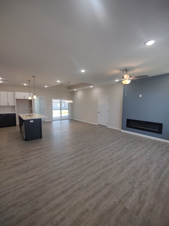 Building Photo - 10020 E Annabelle Cir