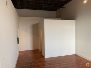 Building Photo - 818 Monmouth St