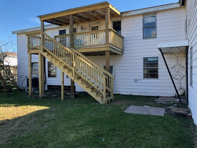 Foto del edificio - 2116 Grover Ave