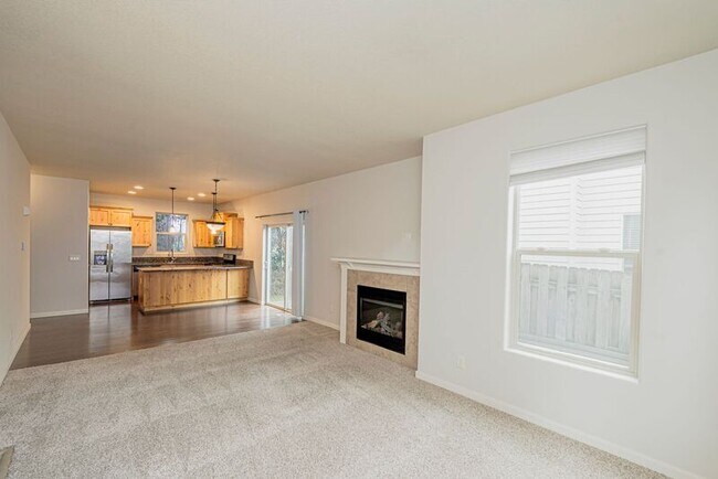 Building Photo - 14170 NE Flanders Ct