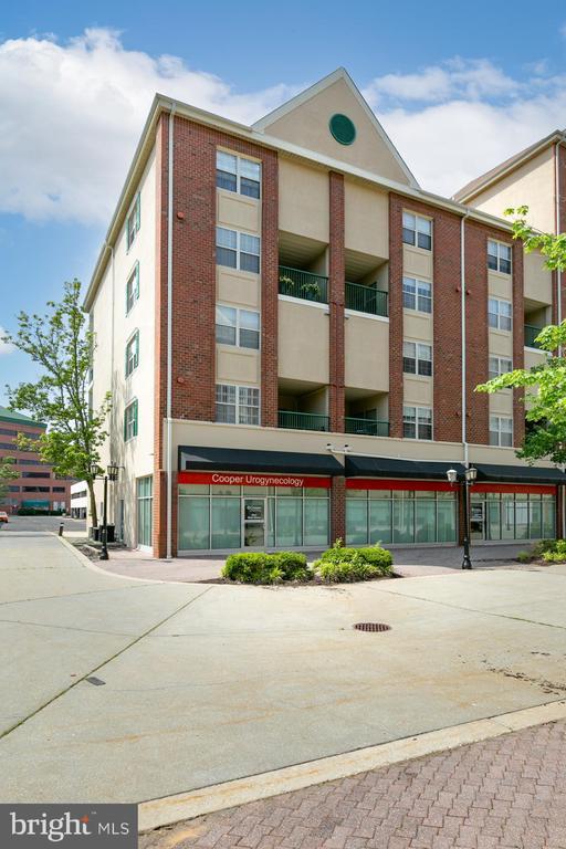 Building Photo - 6070 Main St