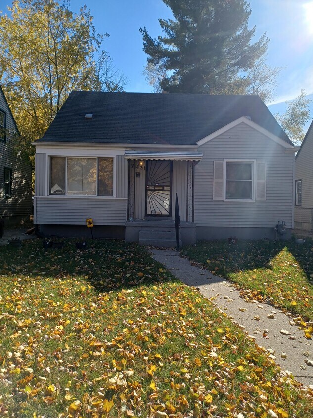 Primary Photo - 21431 Pembroke Ave