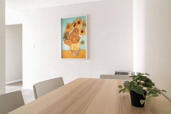 Foto del edificio - 1212 Bonnie Brae St