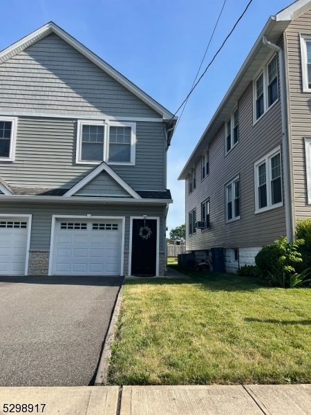Building Photo - 219 2nd Ave