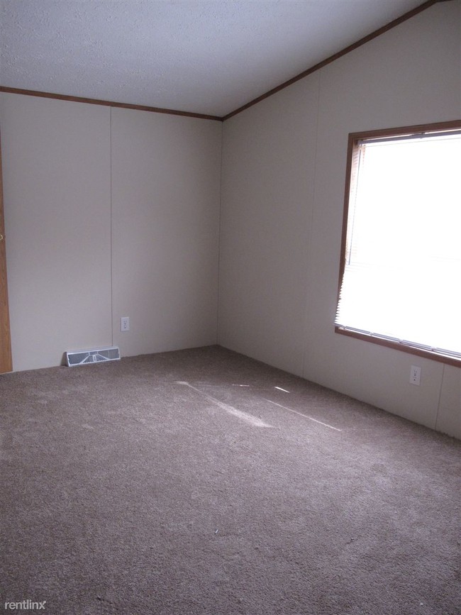 Building Photo - 48318 County Road 388