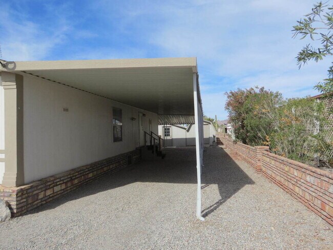 Foto del edificio - CLEAN 2 BED, 1 BATH IN THE FOOTHILLS!