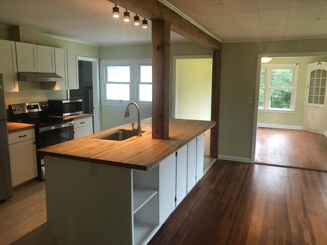 Foto del edificio - 3022 Livingston Rd