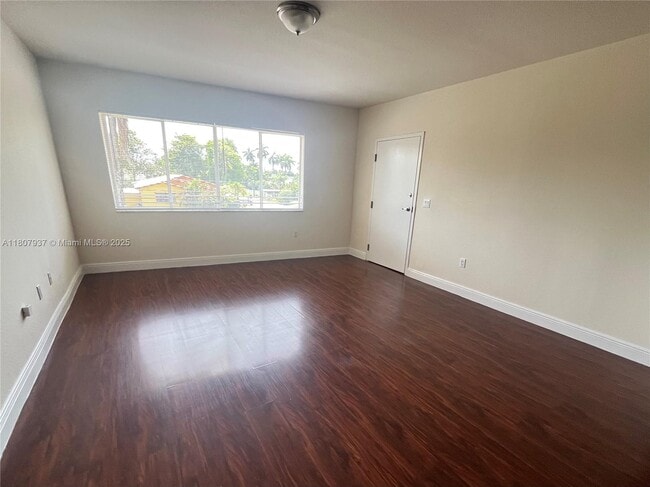 Foto del edificio - 2931 Sheridan Ave
