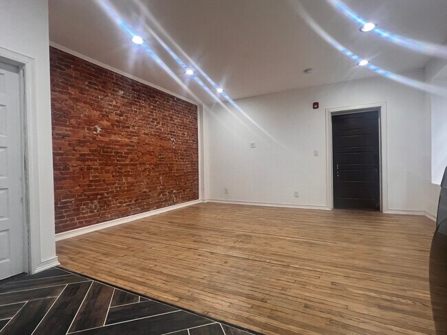 Foto del edificio - 6342 Greene St
