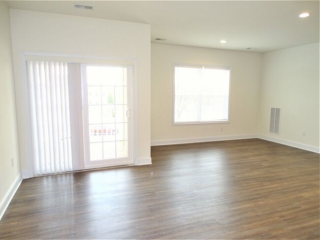 Building Photo - 18 Pequea Manor Dr