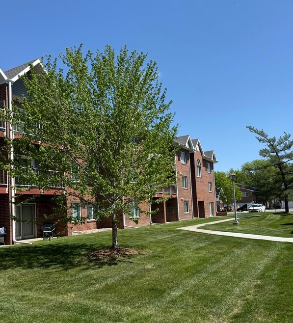 Gate Park Courtyard - Gate Park Apartments