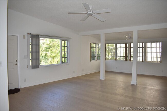 Foto del edificio - 816 SE 6th Ct