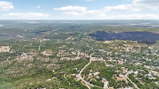 Foto del edificio - 21522 Long Hill Dr