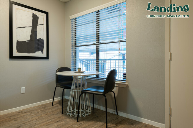 Foto del edificio - 5200 N Lamar Blvd