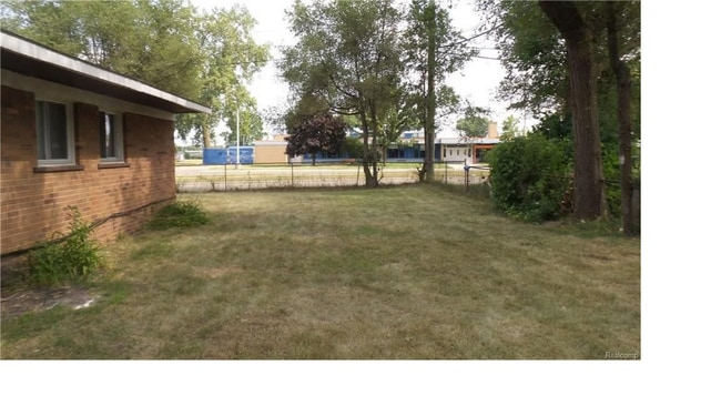 Building Photo - 21901 Sloman St