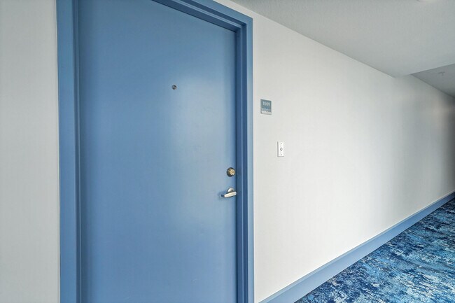 Building Photo - 7600 Collins Ave