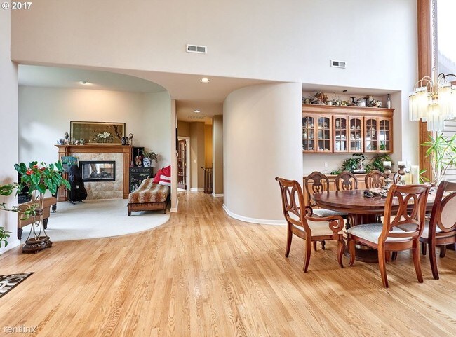 Building Photo - 11915 SW Aspen Ridge Dr