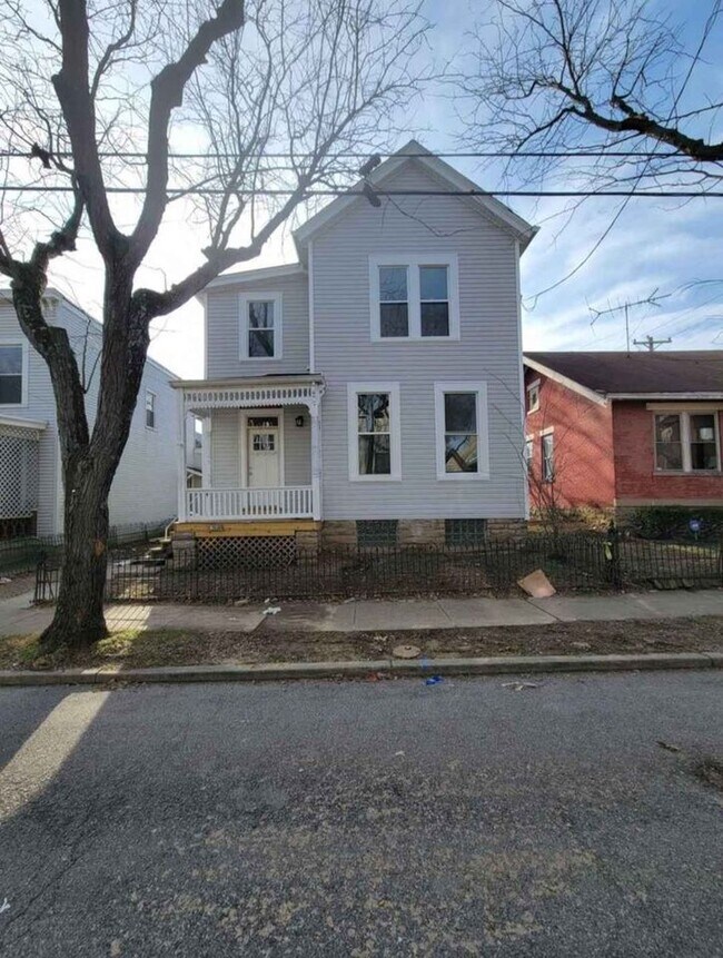 Building Photo - 1605 Banklick St