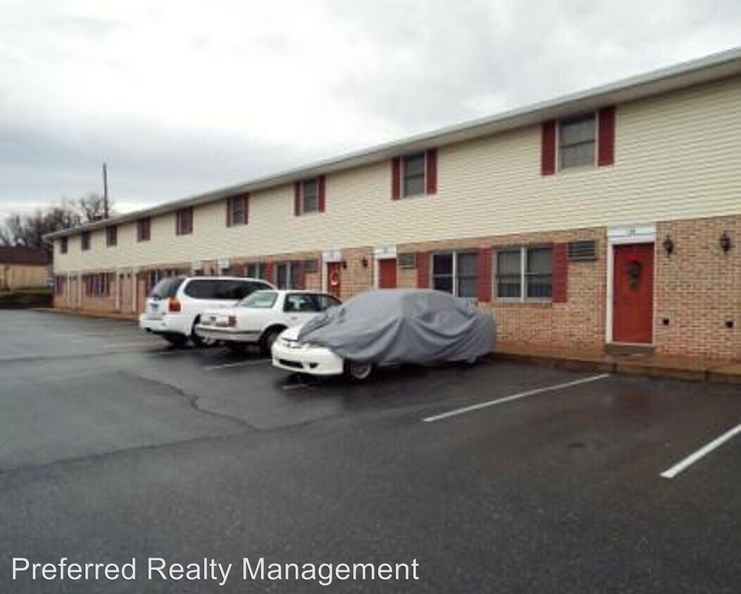 Primary Photo - 230 N Hanover St