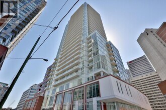 Building Photo - 33 Helendale Ave