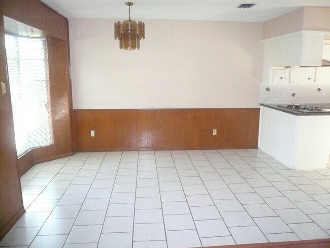 Building Photo - 9402 Meaux Dr