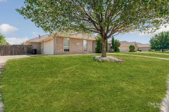Building Photo - 7017 Springwater Ave