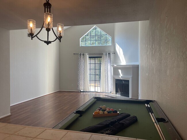 Foto del edificio - 2br/2ba condo with attached garage
